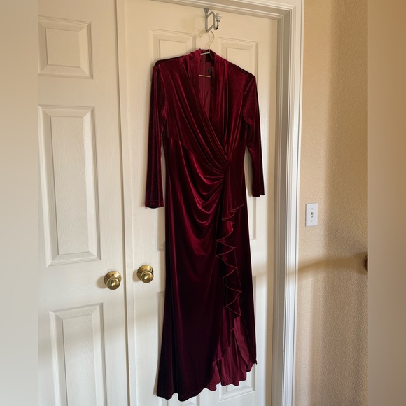 Tadashi Shoji Ruffle Long Sleeve Velvet Gown – Burgundy – Size XL - Picture 3 of 9